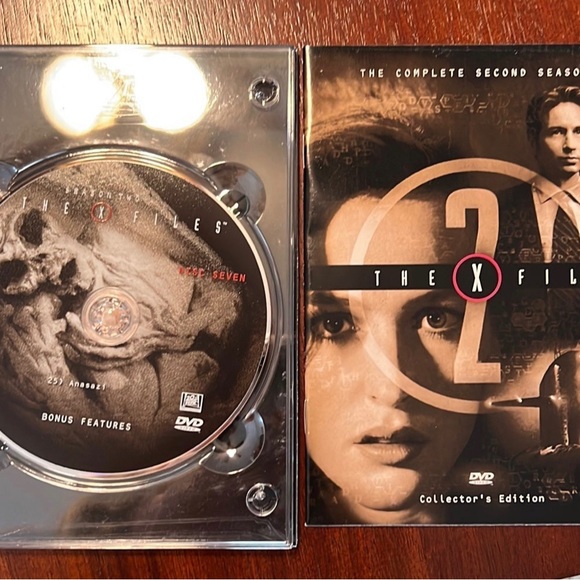The X Files complete 2nd & 3rd Seasons DVD sets - Picture 12 of 12